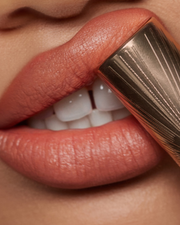 Charlotte Tilbury Airbrush Flawless Lip Blur [Code: Honey Blur (Size: 6.8ml)]