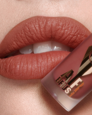 Charlotte Tilbury Airbrush Flawless Lip Blur [Code: Honey Blur (Size: 6.8ml)]