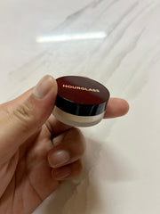 Hourglass Veil™ Translucent Setting Powder (Size 0.9g)