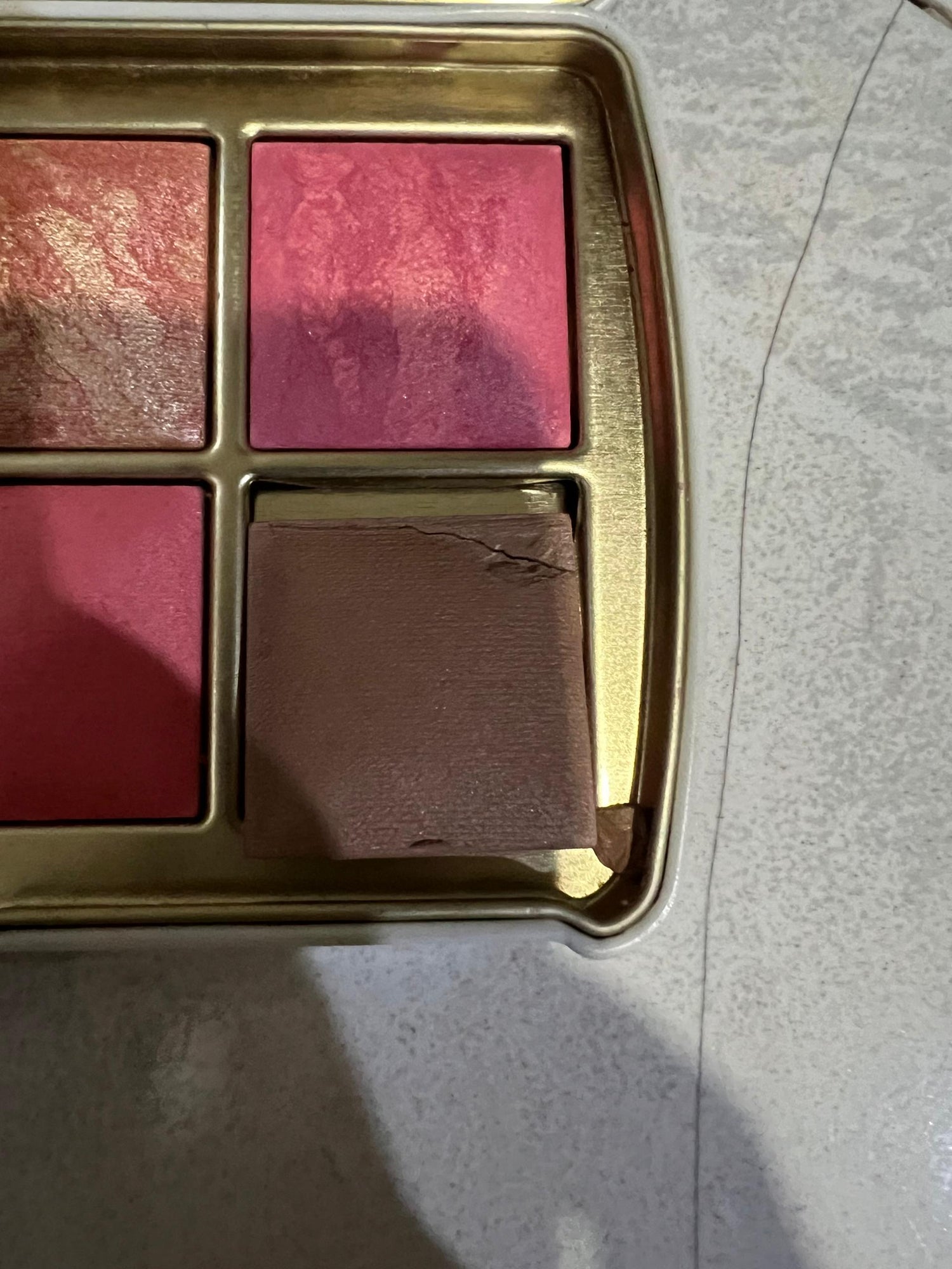 [DEFECT ITEM] Hourglass Ambient Lighting Edit - Unlocked Style: EVIL EYE PALETTE