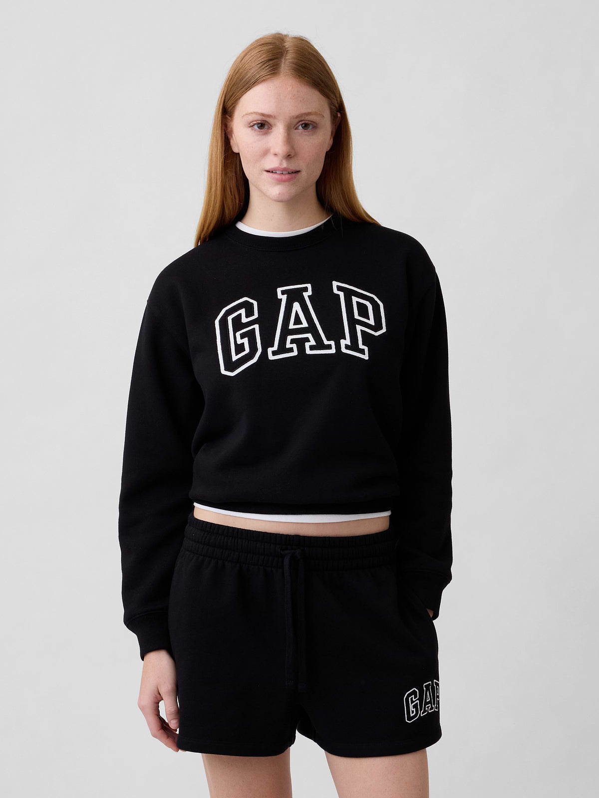 Gap Logo Sweatshirt - Black