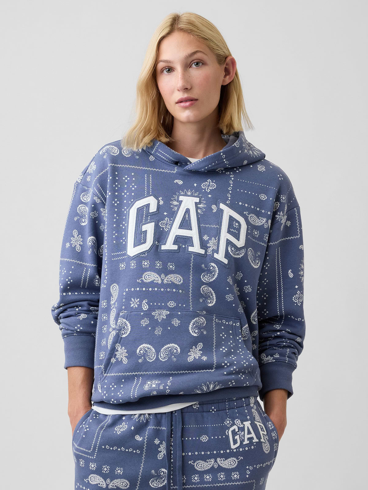 Relaxed Gap Logo Hoodie - Blue Bandana