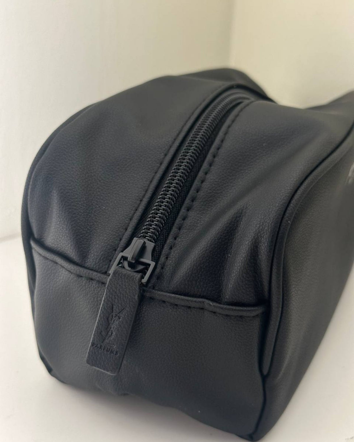 YSLoveskin BLACK CASEBAG